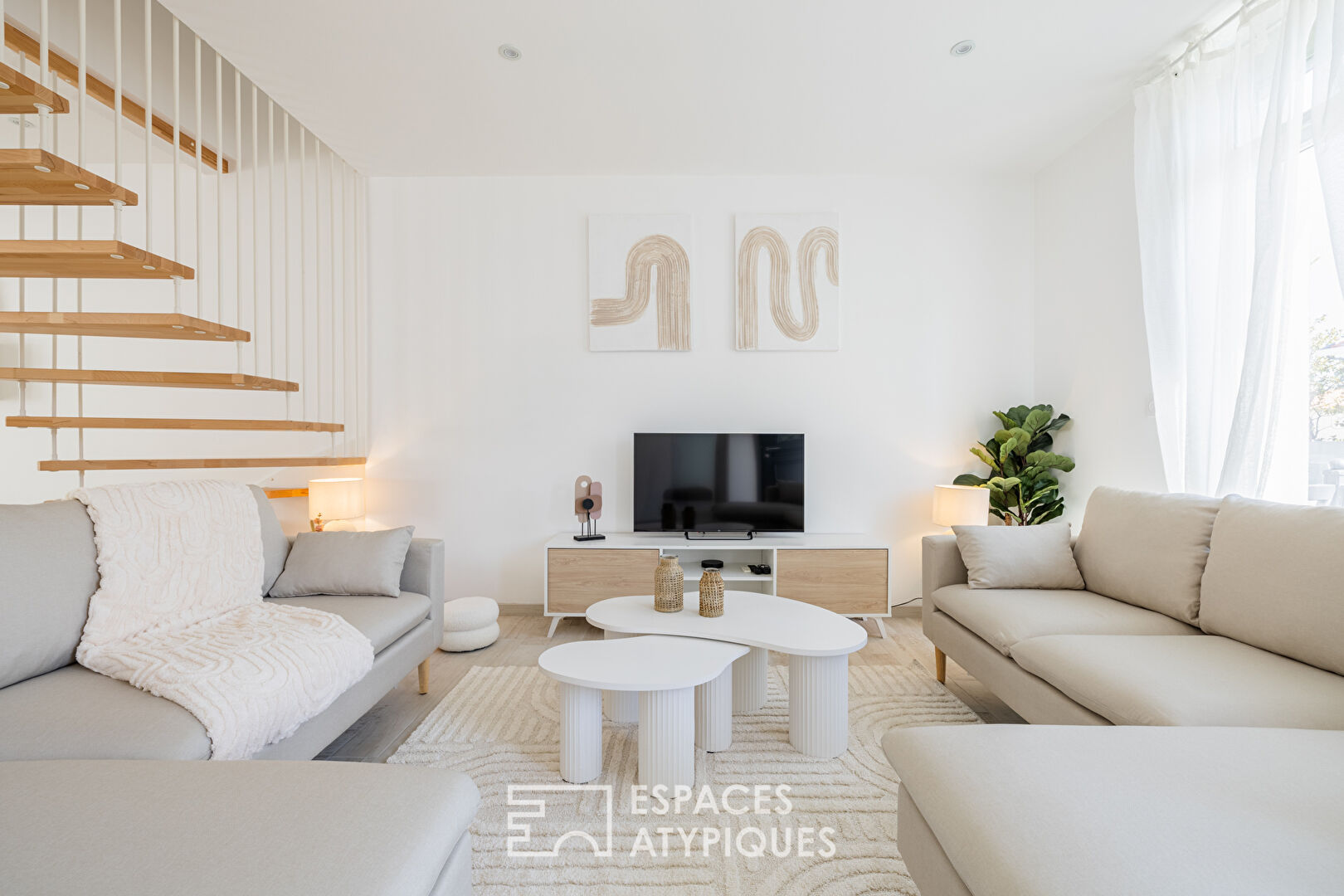 Elegant 1920s seaside resort tastefully renovated