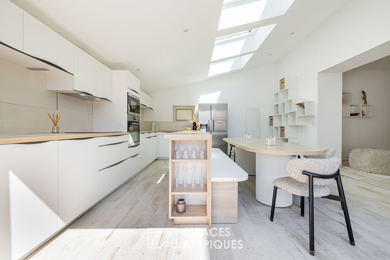 Elegant 1920s seaside resort tastefully renovated