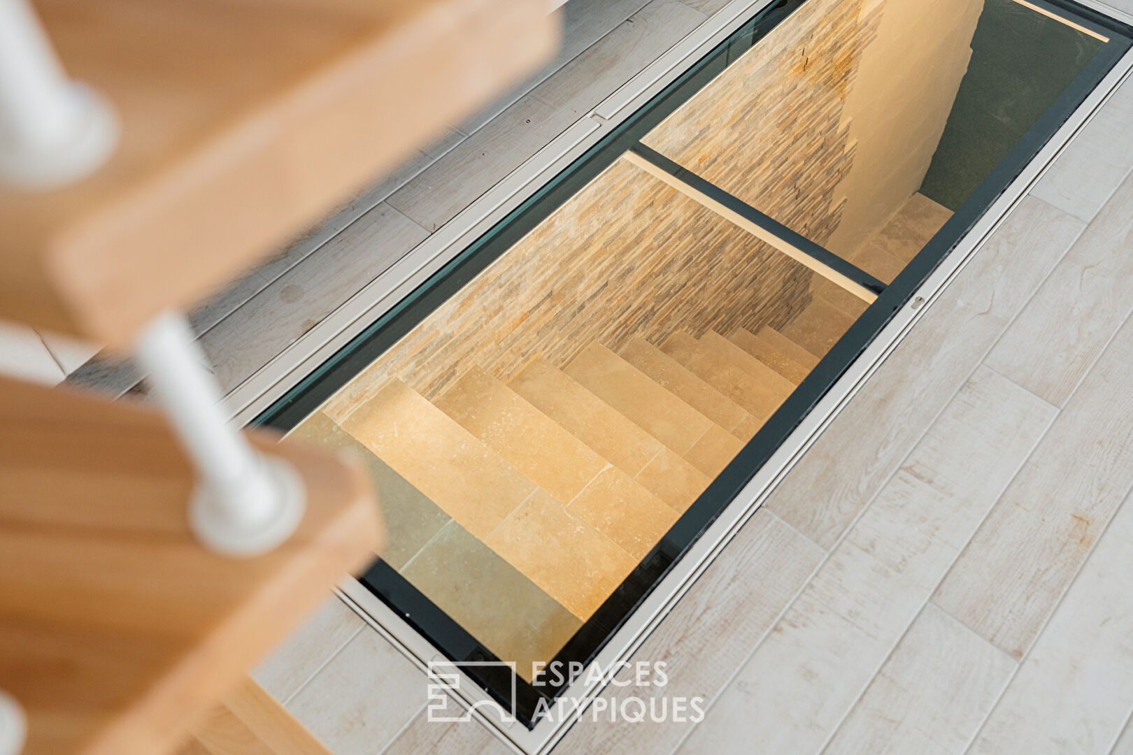 Elegant 1920s seaside resort tastefully renovated