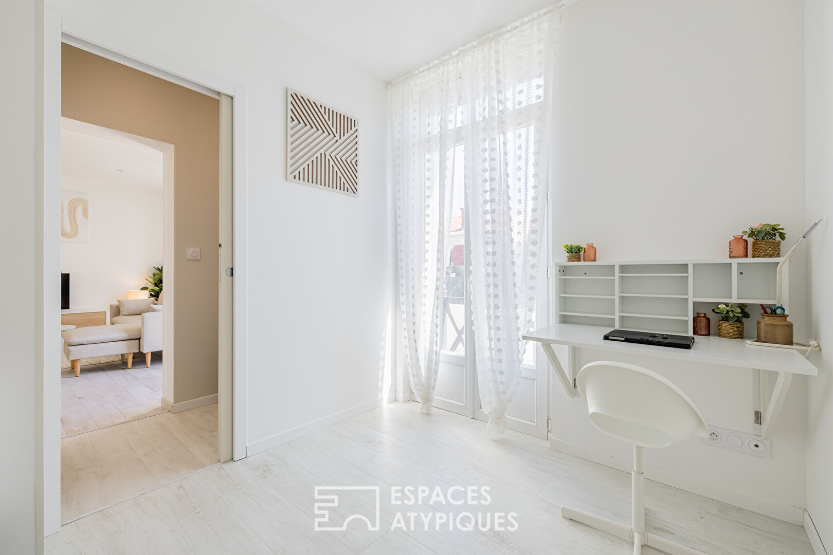 Elegant 1920s seaside resort tastefully renovated