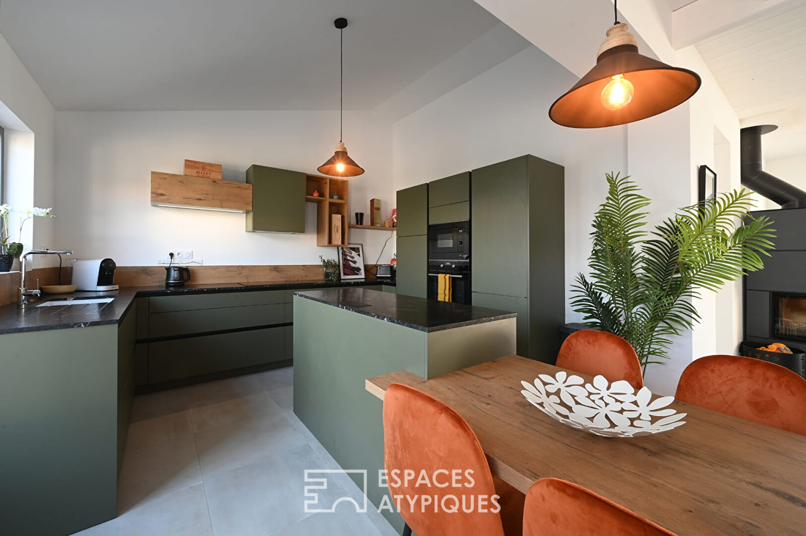 Exceptional villa between ocean and forest