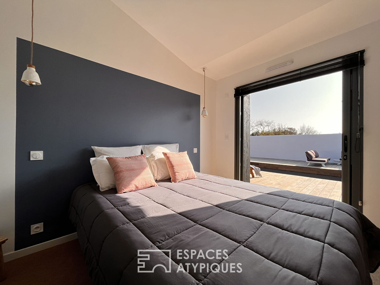 Exceptional villa between ocean and forest