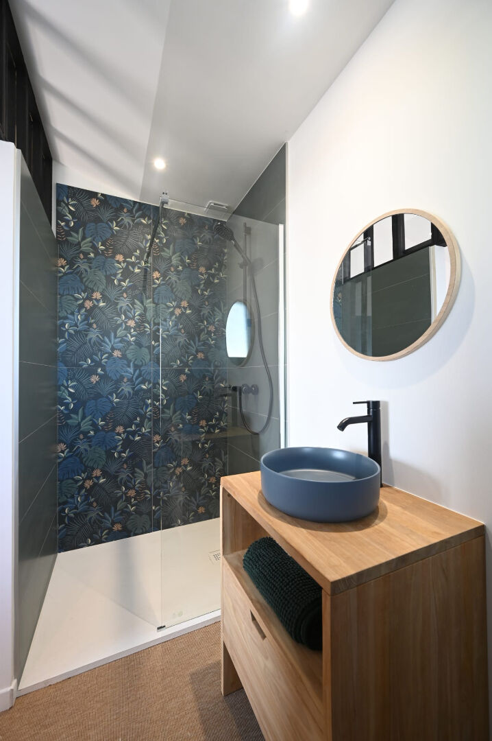 Exceptional villa between ocean and forest