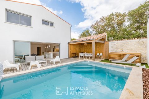 Chic contemporary house with swimming pool