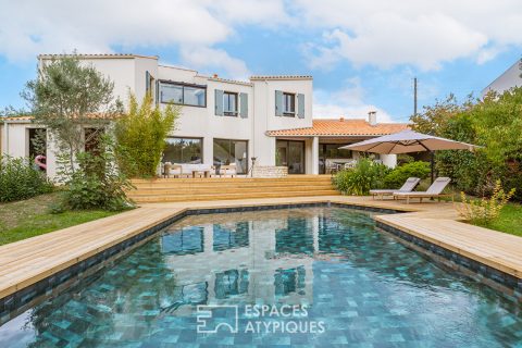 Architect-designed house with swimming pool