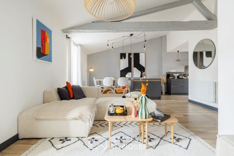 Apartment with terrace and neat finishes close to the market