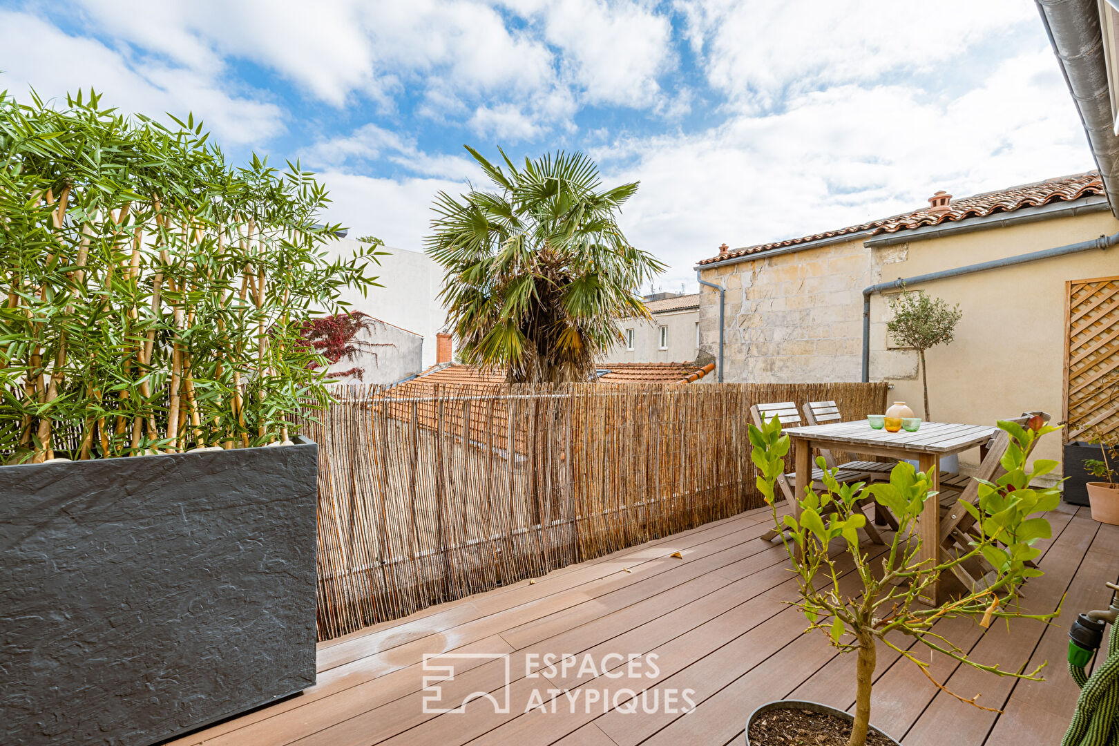 Apartment with terrace and neat finishes close to the market