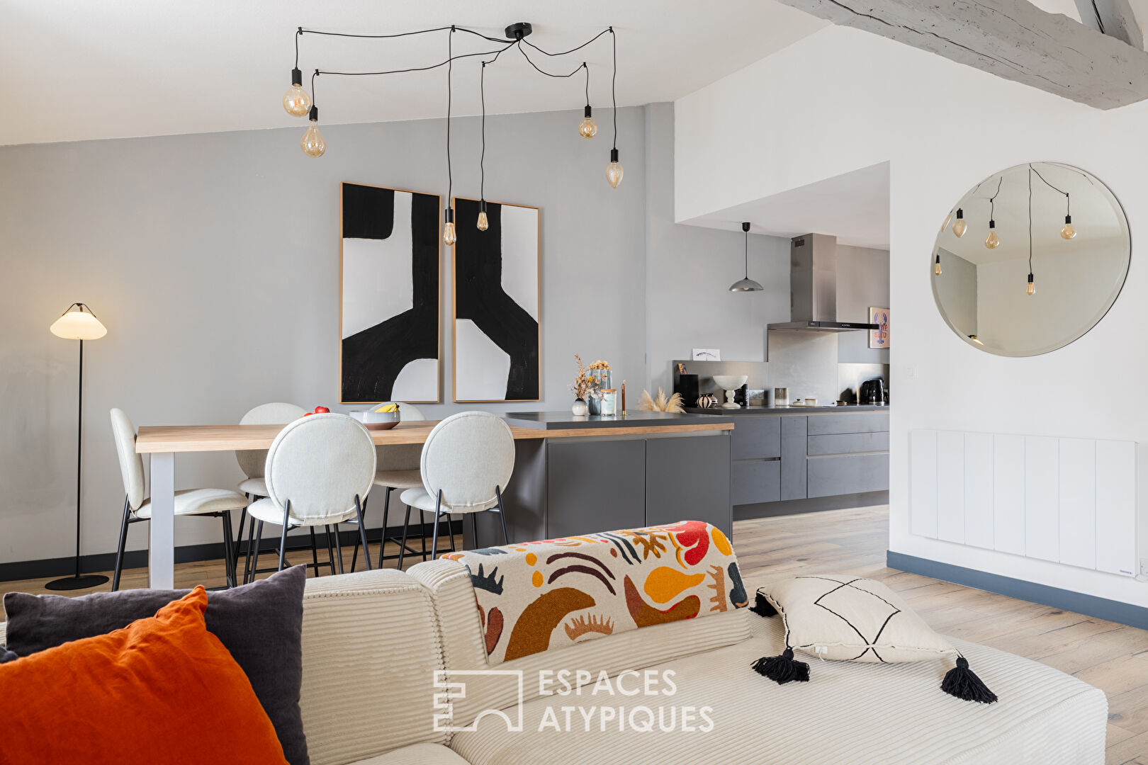 Apartment with terrace and neat finishes close to the market