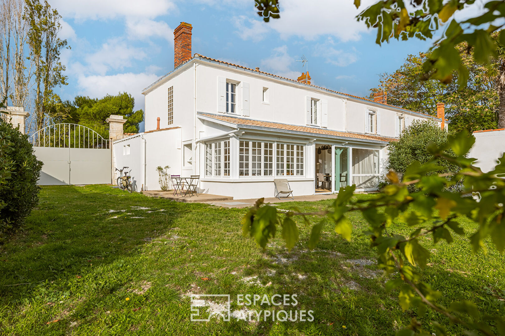 Old farmhouse combining character and elegance