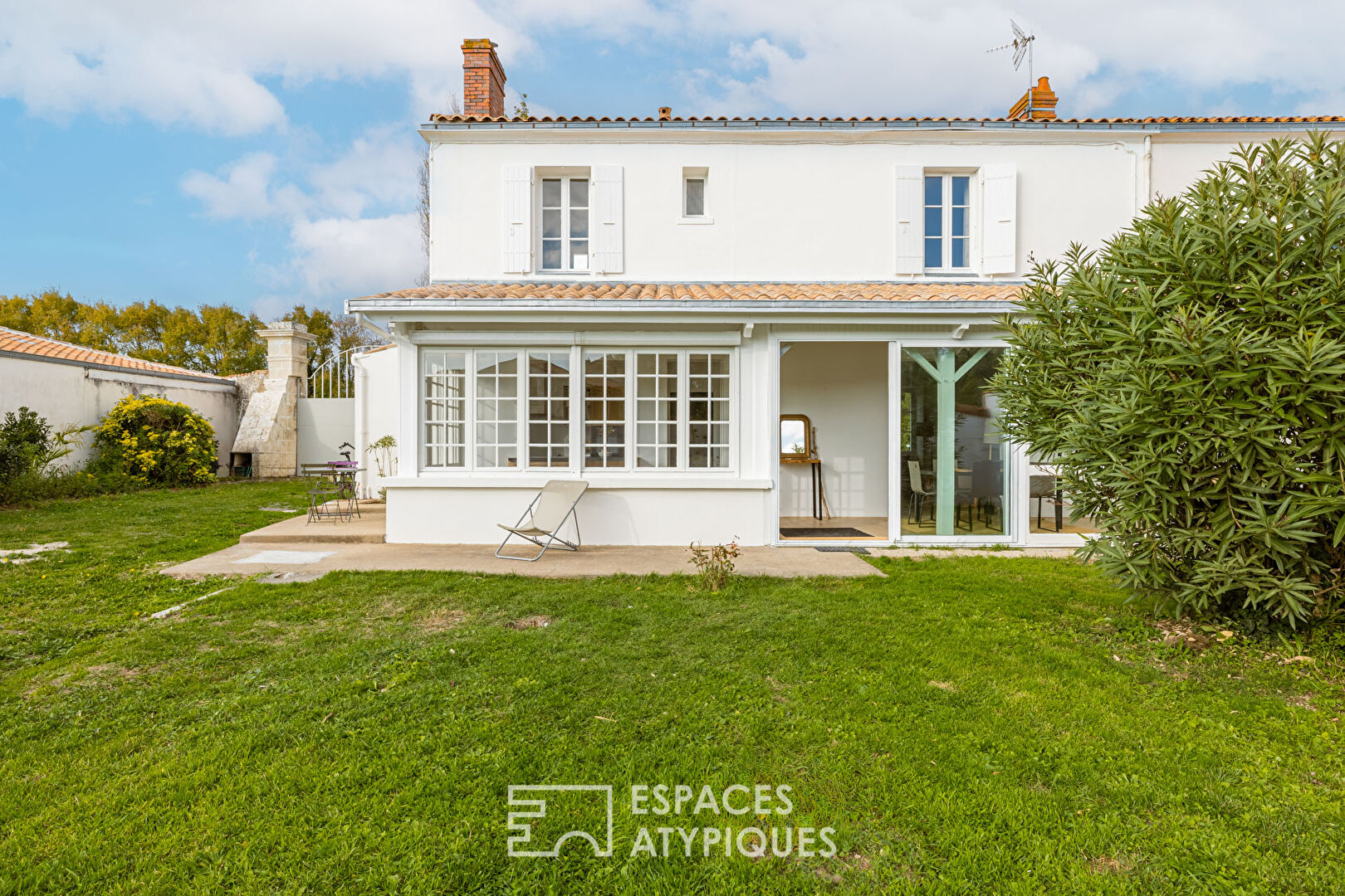 Old farmhouse combining character and elegance