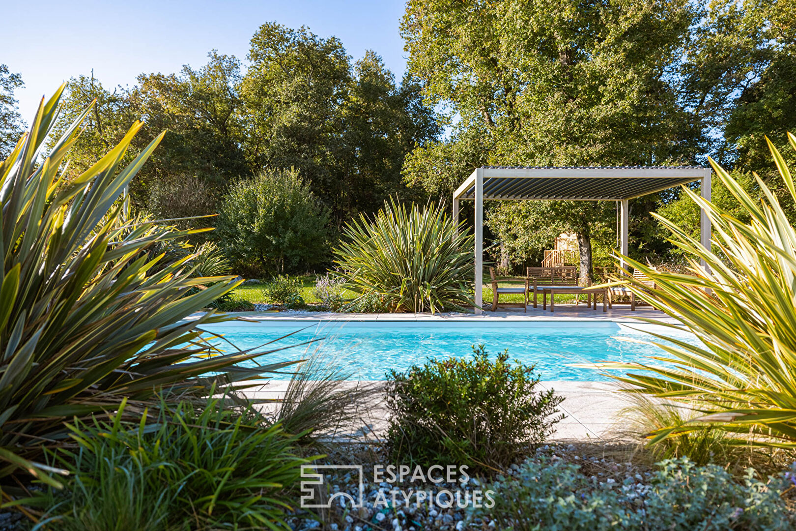 Maison familiale contemporaine entre terre et mer