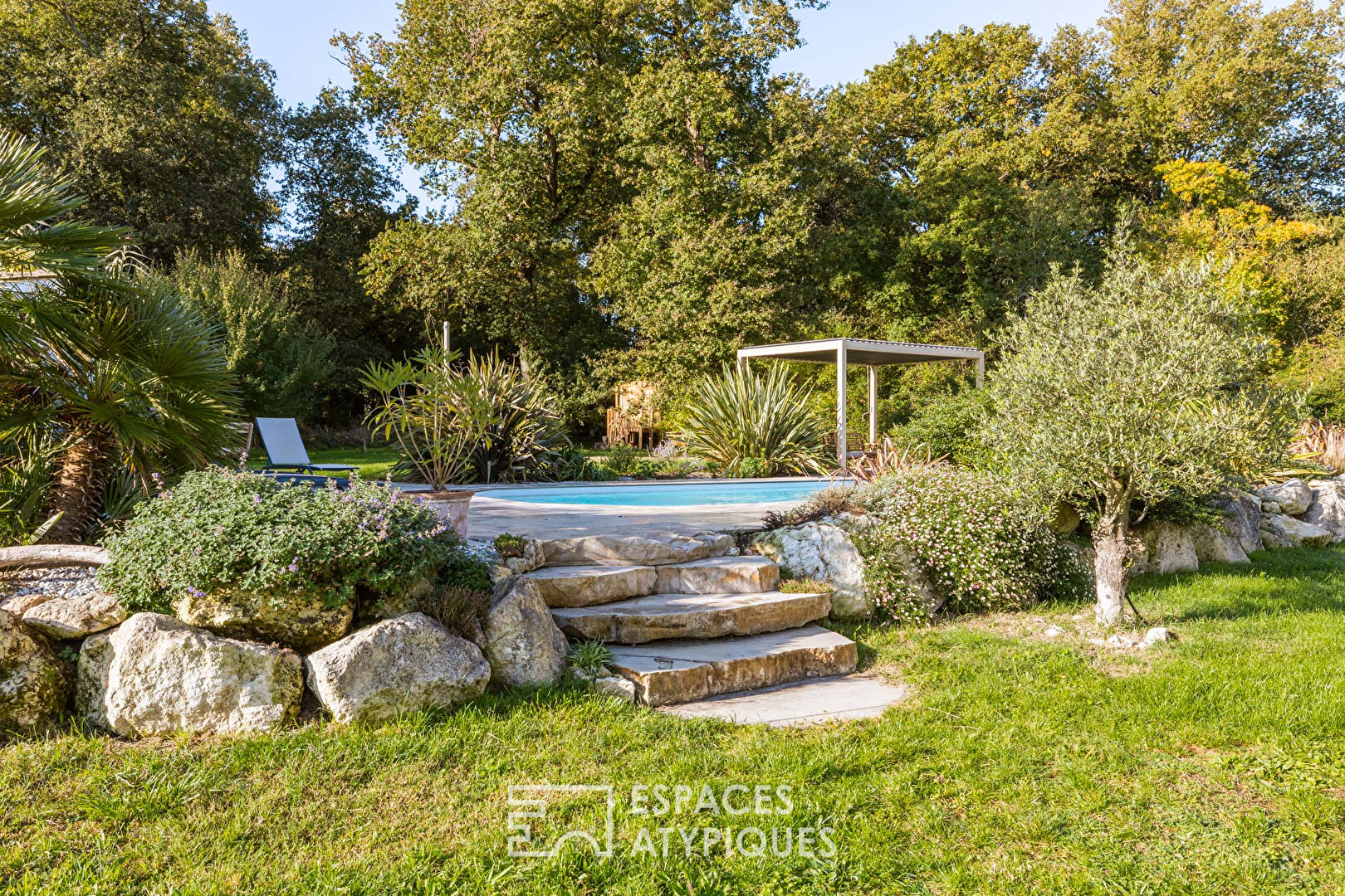 Maison familiale contemporaine entre terre et mer