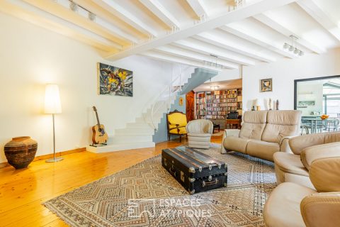 Spacieuse maison familiale de style charentais dans un parc arboré