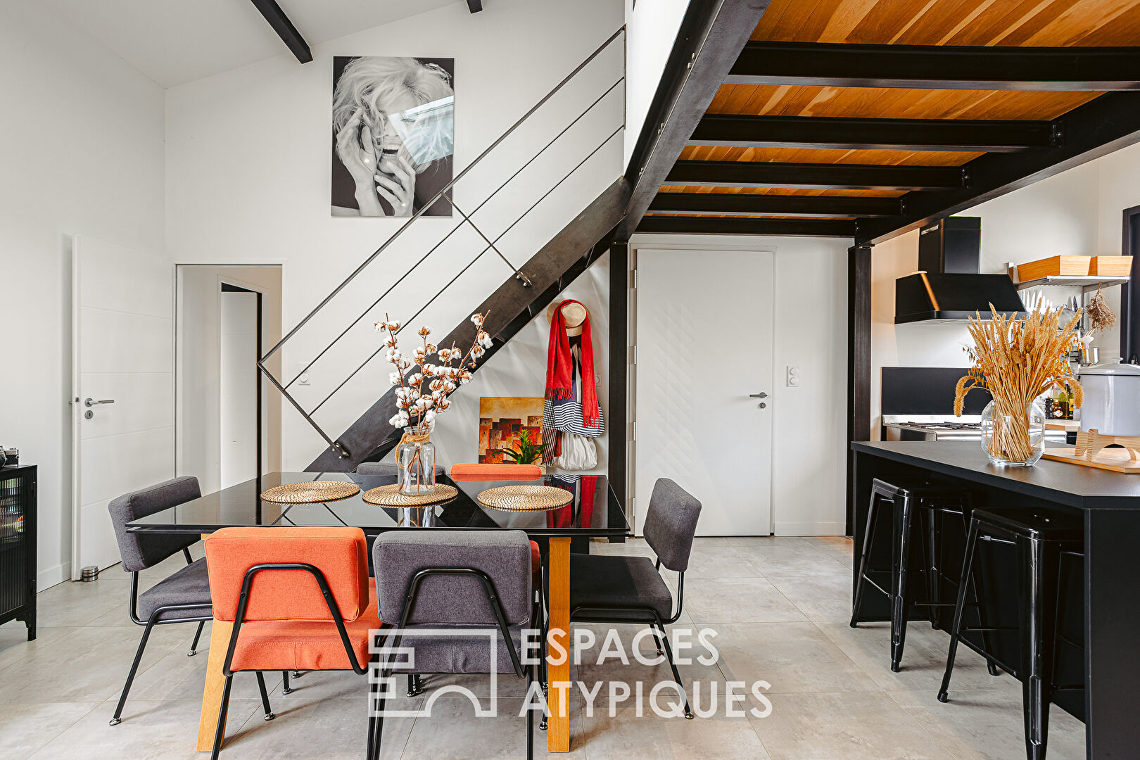 Contemporary house in a quiet location