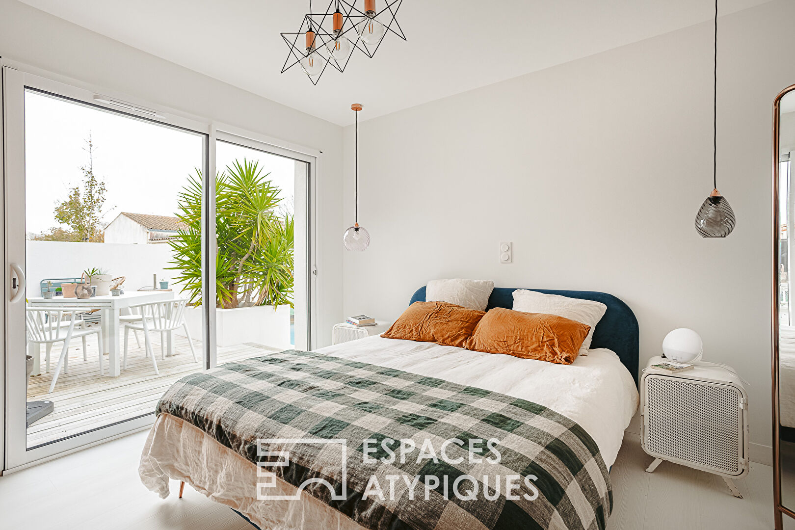 Contemporary house in a quiet location