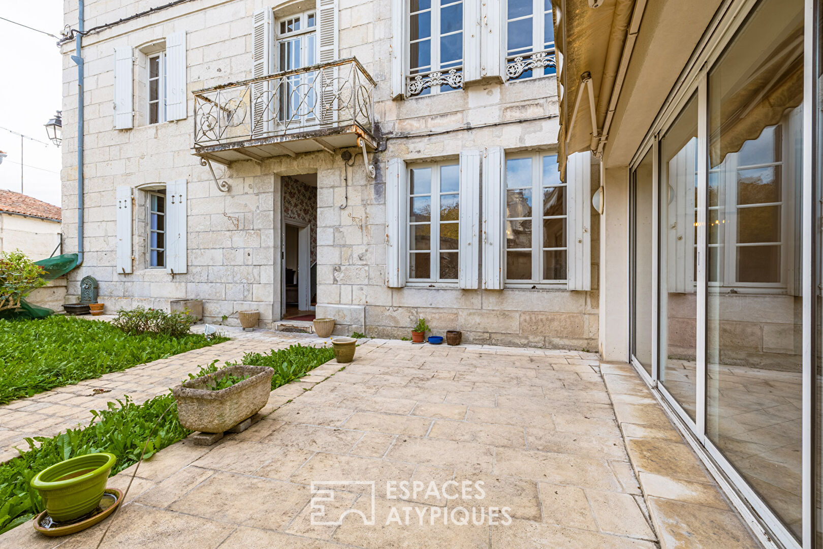Maison de caractère à réinventer rive gauche