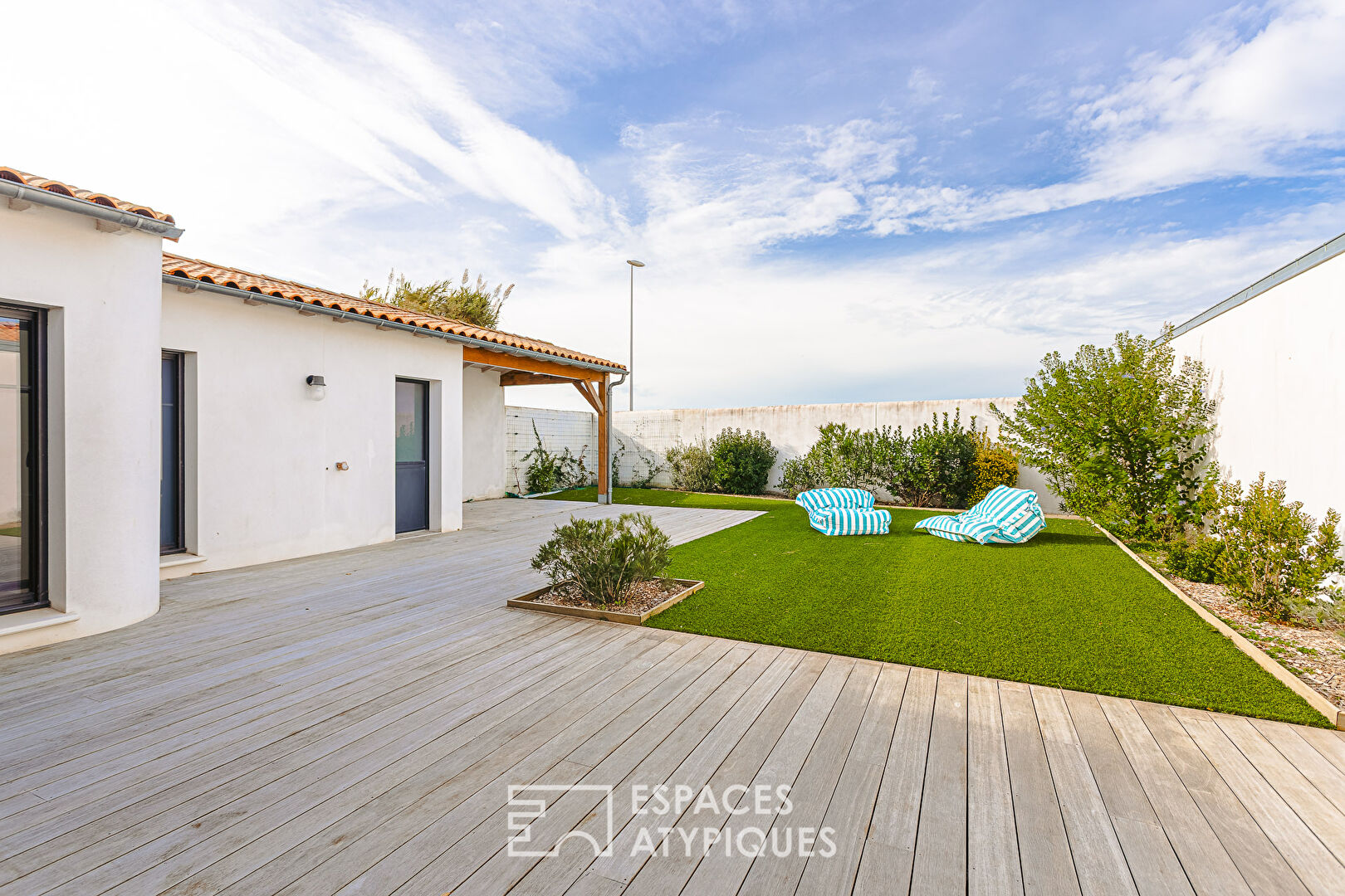 Maison contemporaine soignée aux accents scandinaves