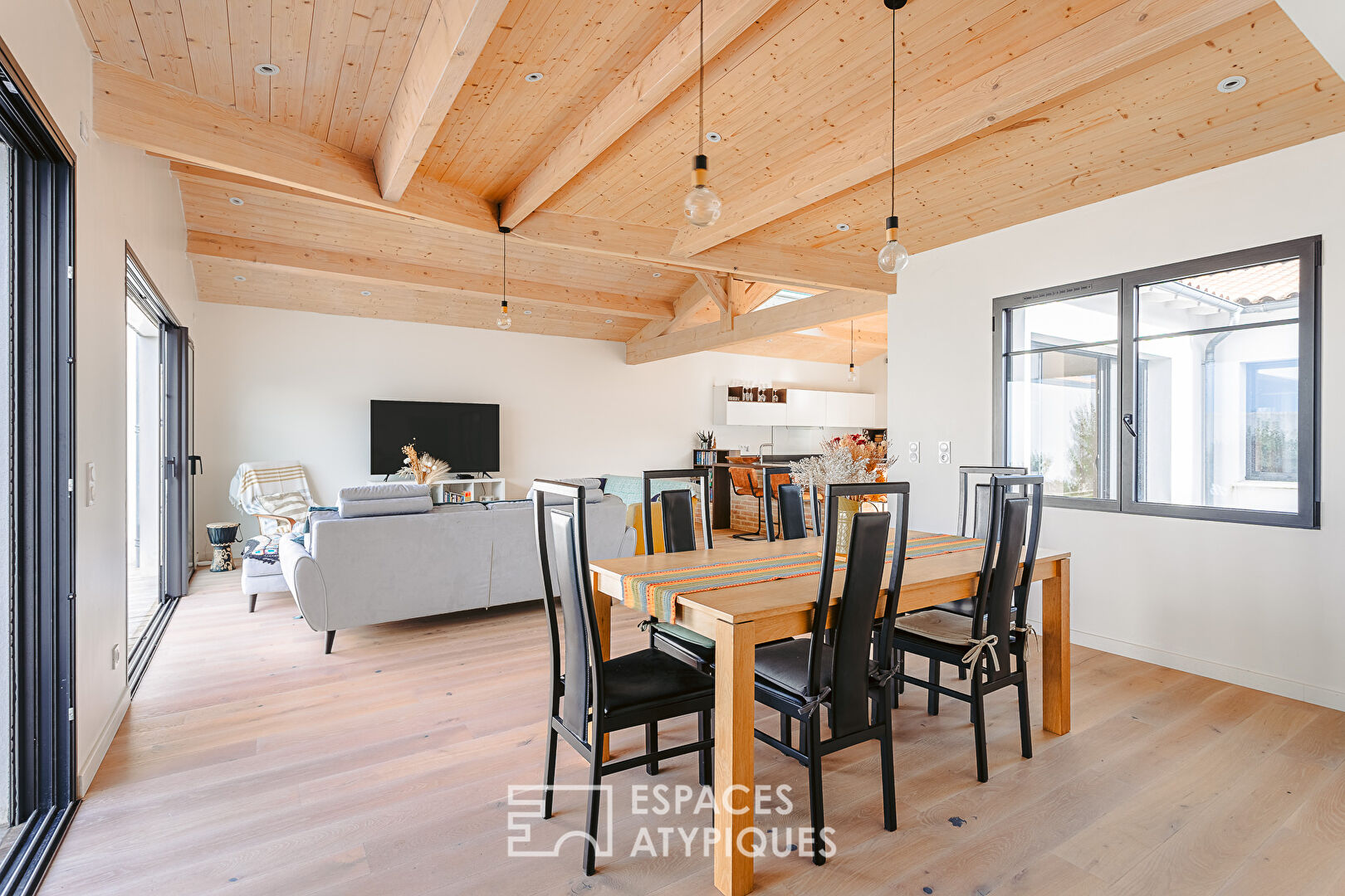 Maison contemporaine soignée aux accents scandinaves