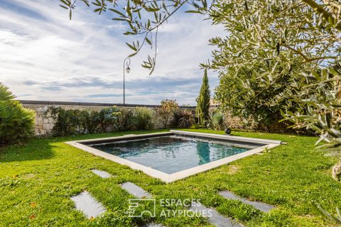 Charentaise au caractère affirmé métamorphosé en écrin d’élégance