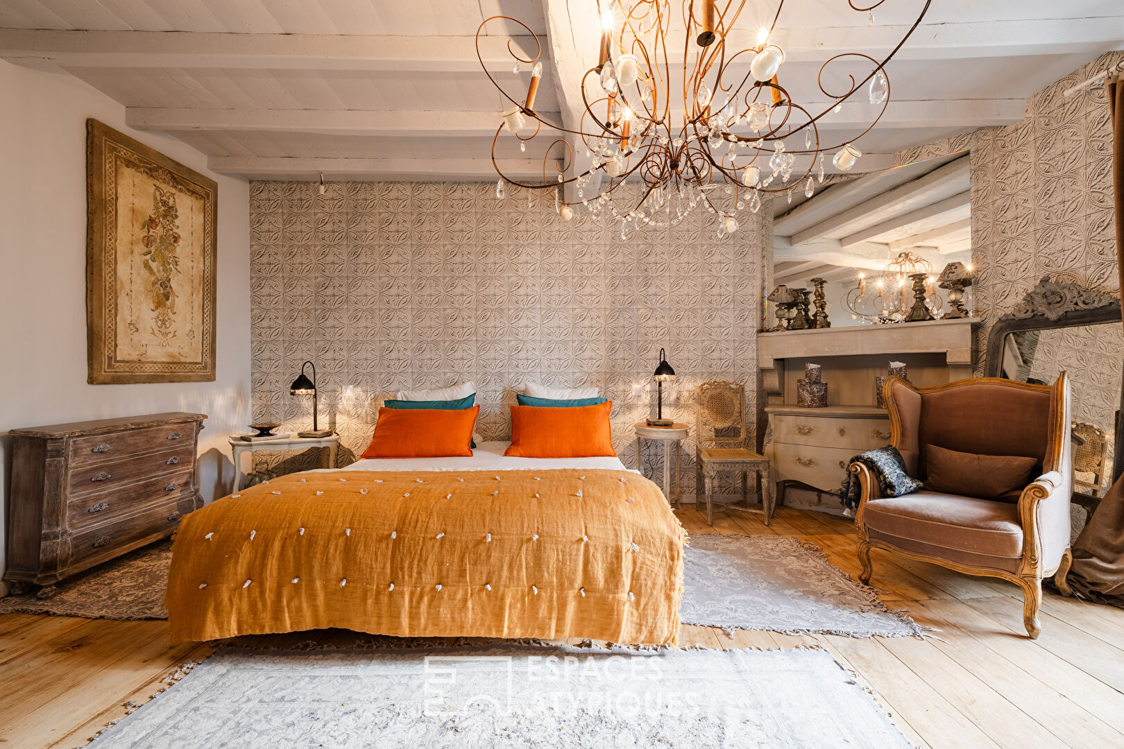 Charentaise au caractère affirmé métamorphosé en écrin d’élégance