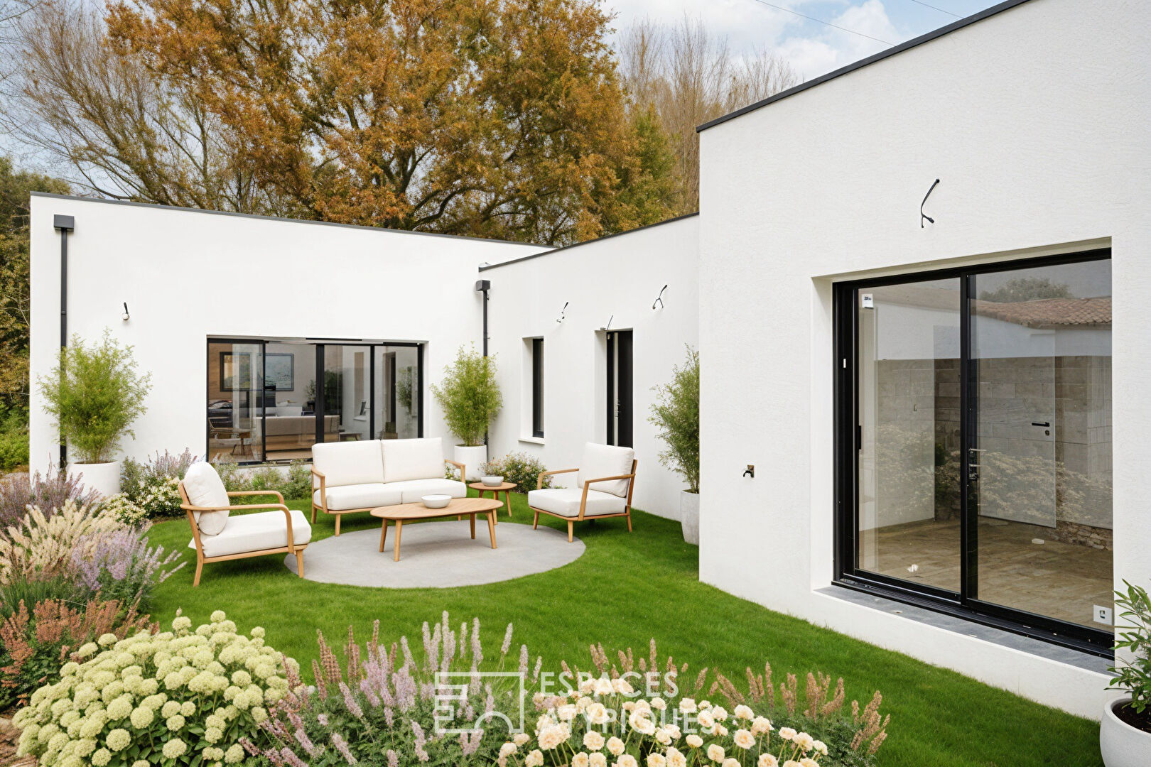 Épure contemporaine aux portes de Rochefort