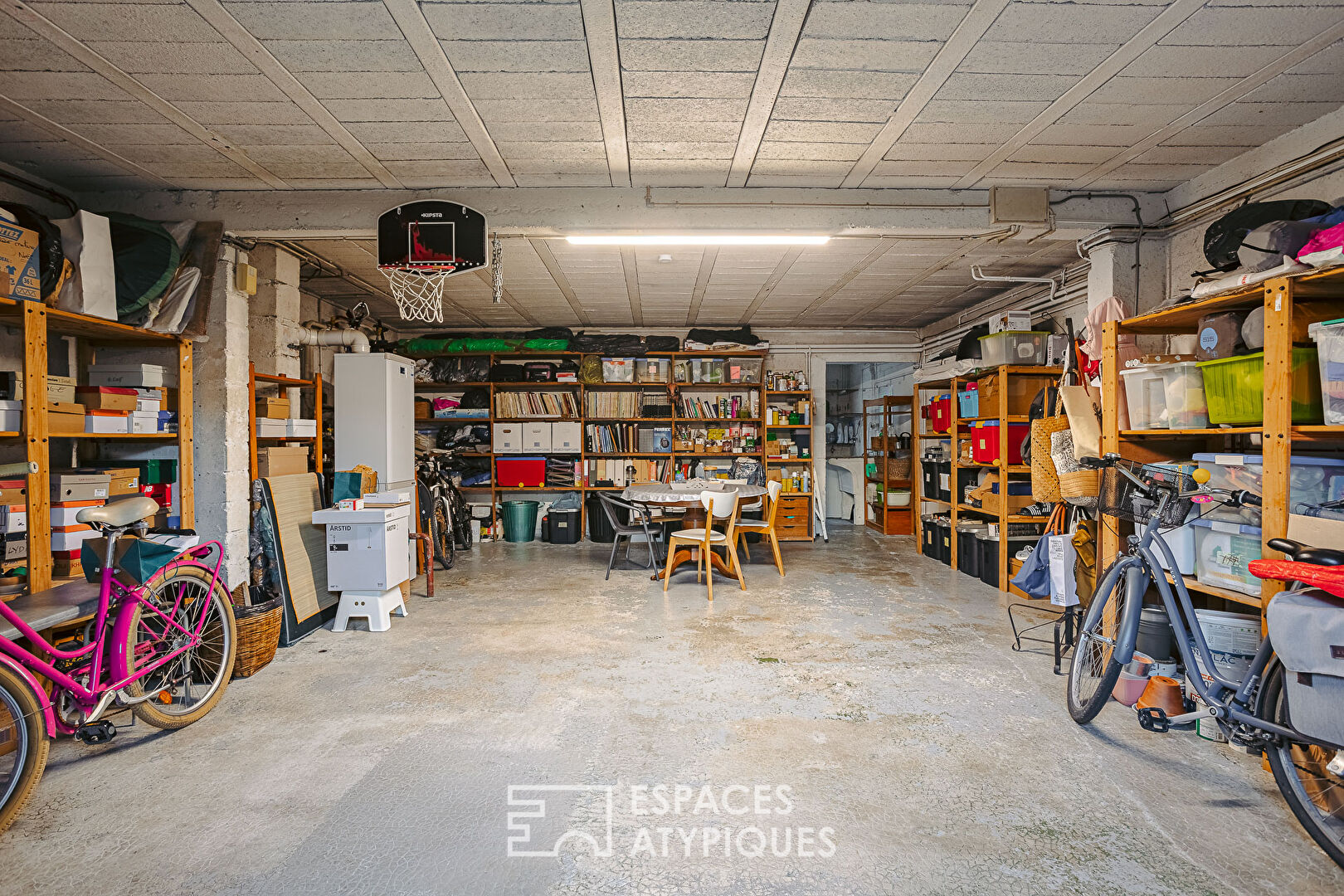 Maison au calme avec garage hors norme dans le quartier de La Trompette