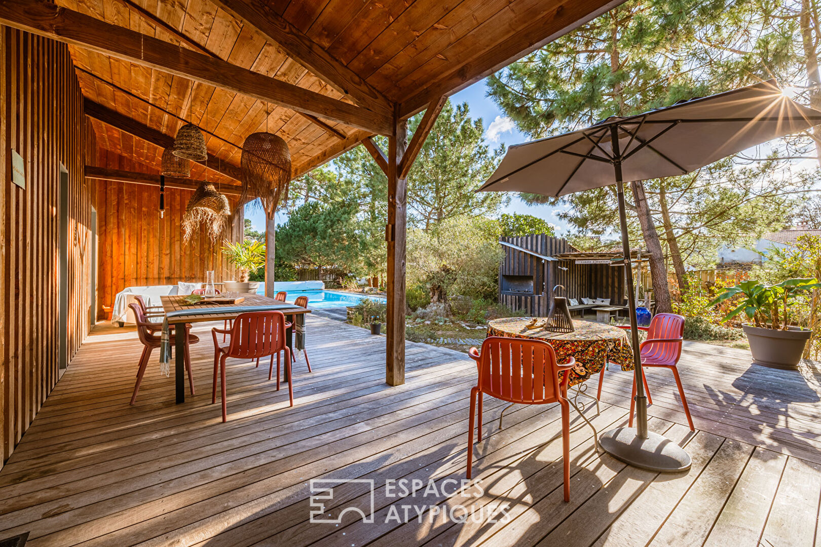 Timber-framed house, the good life with your feet in the sand