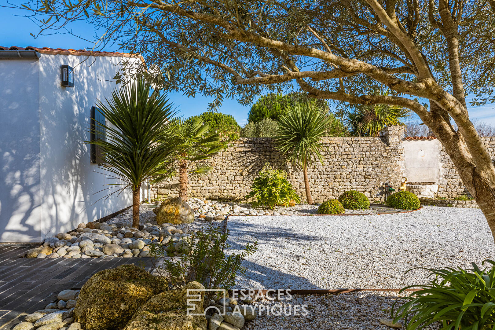 Villa contemporaine aux volumes XXL, véritable antre familial