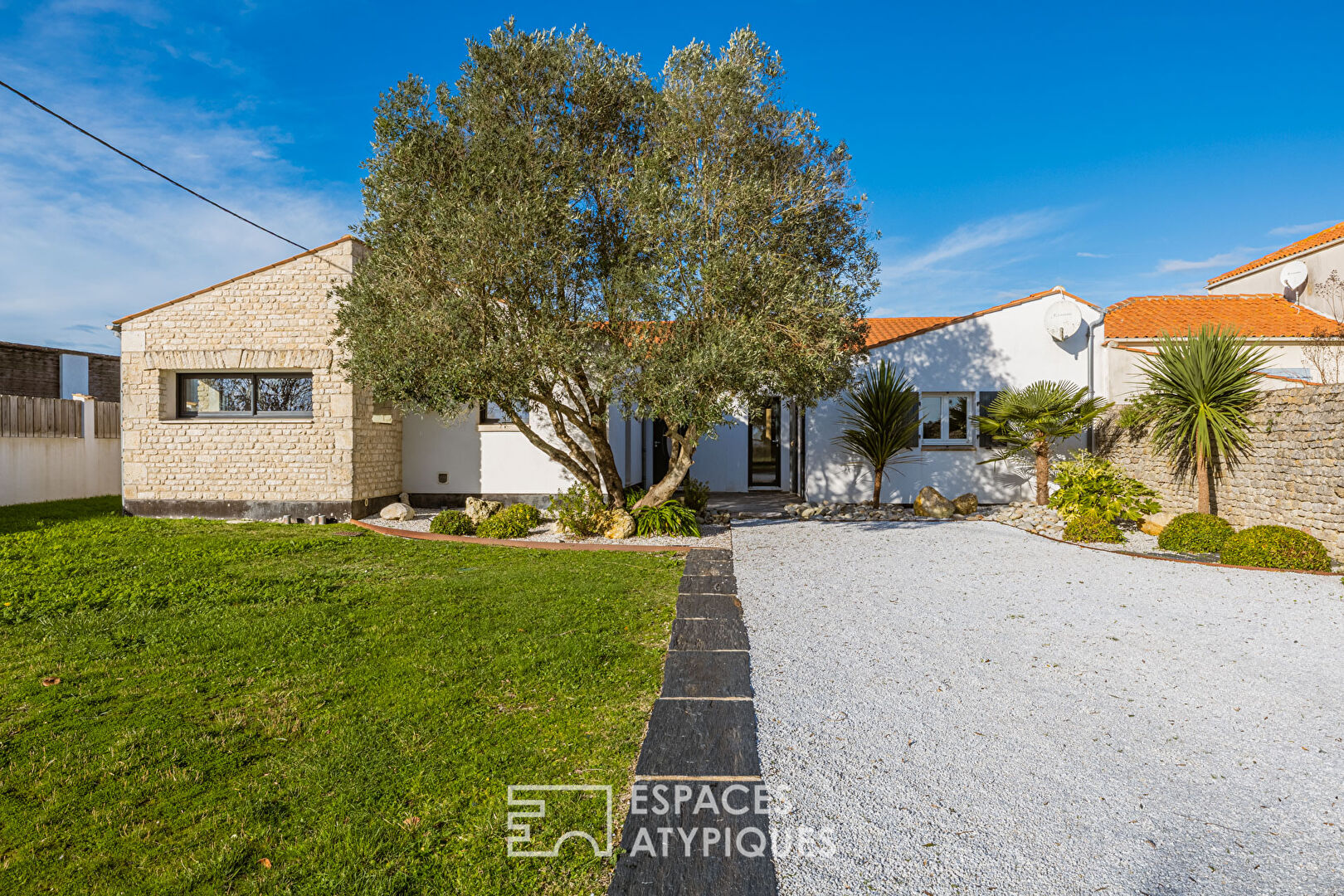 Villa contemporaine aux volumes XXL, véritable antre familial