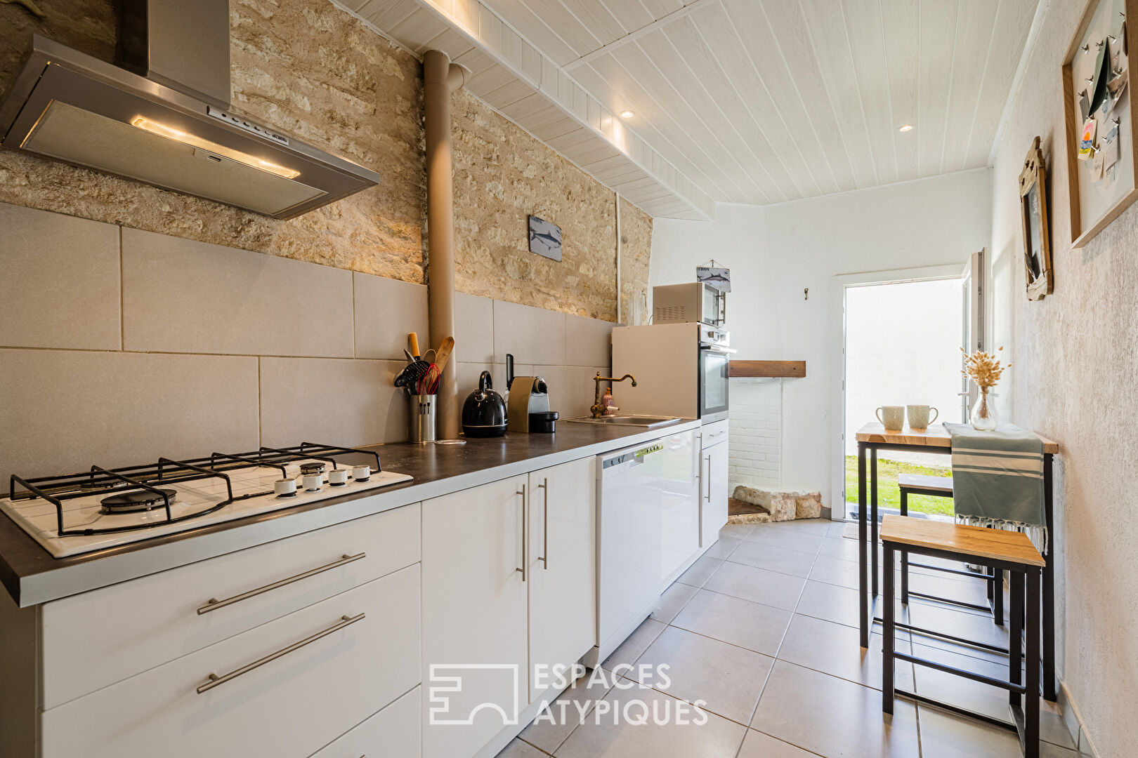 Authentique maison de village en pierre au charme d’antan