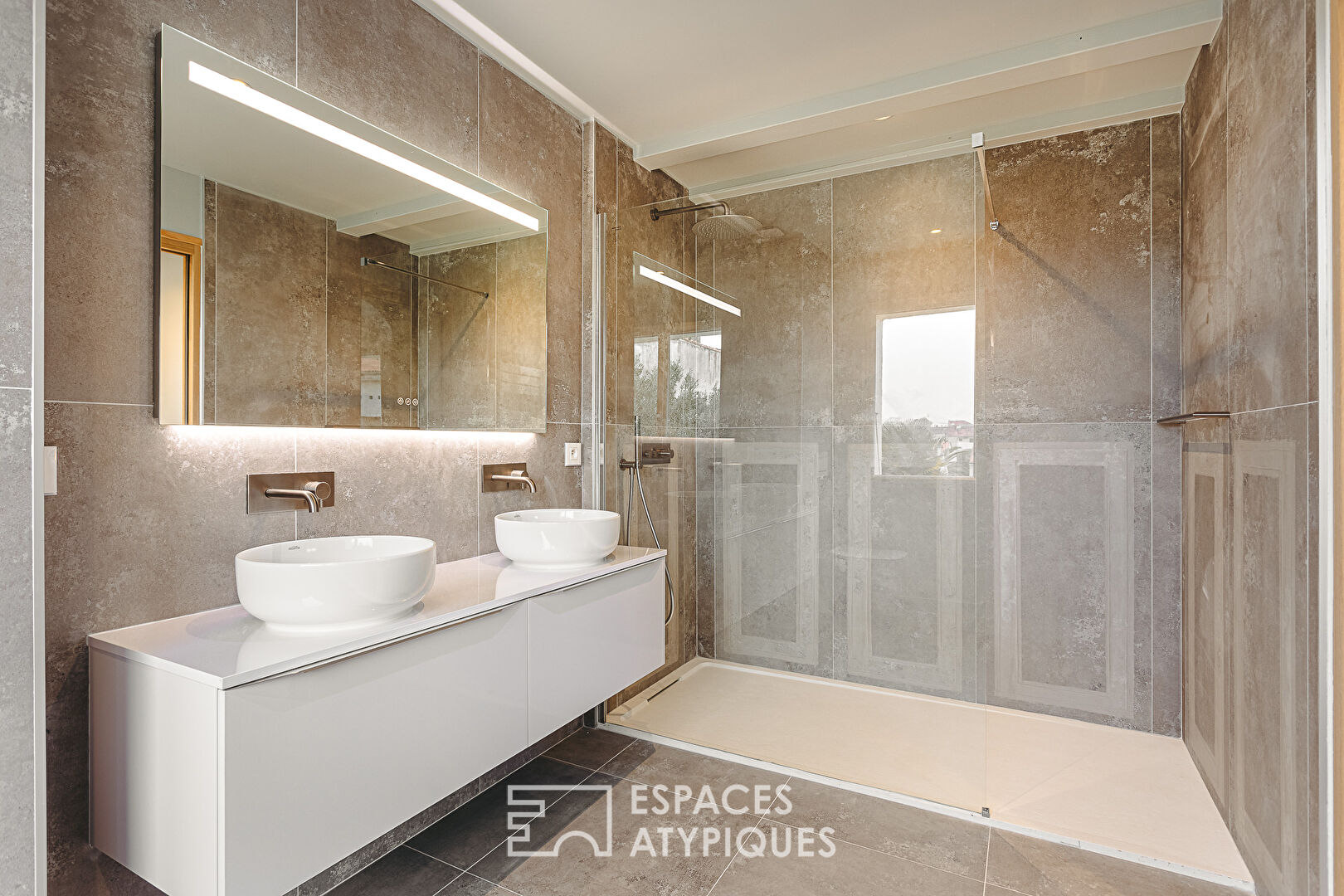 Maison familiale et son cabinet libéral à La Genette