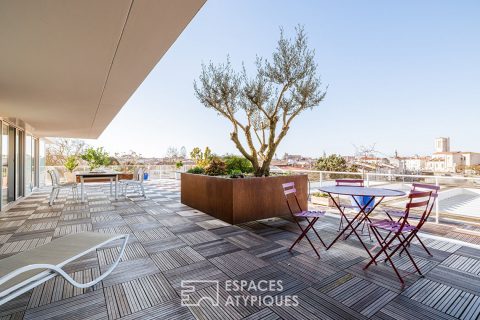 Appartement contemporain avec jardin suspendu sur les toits rochelais