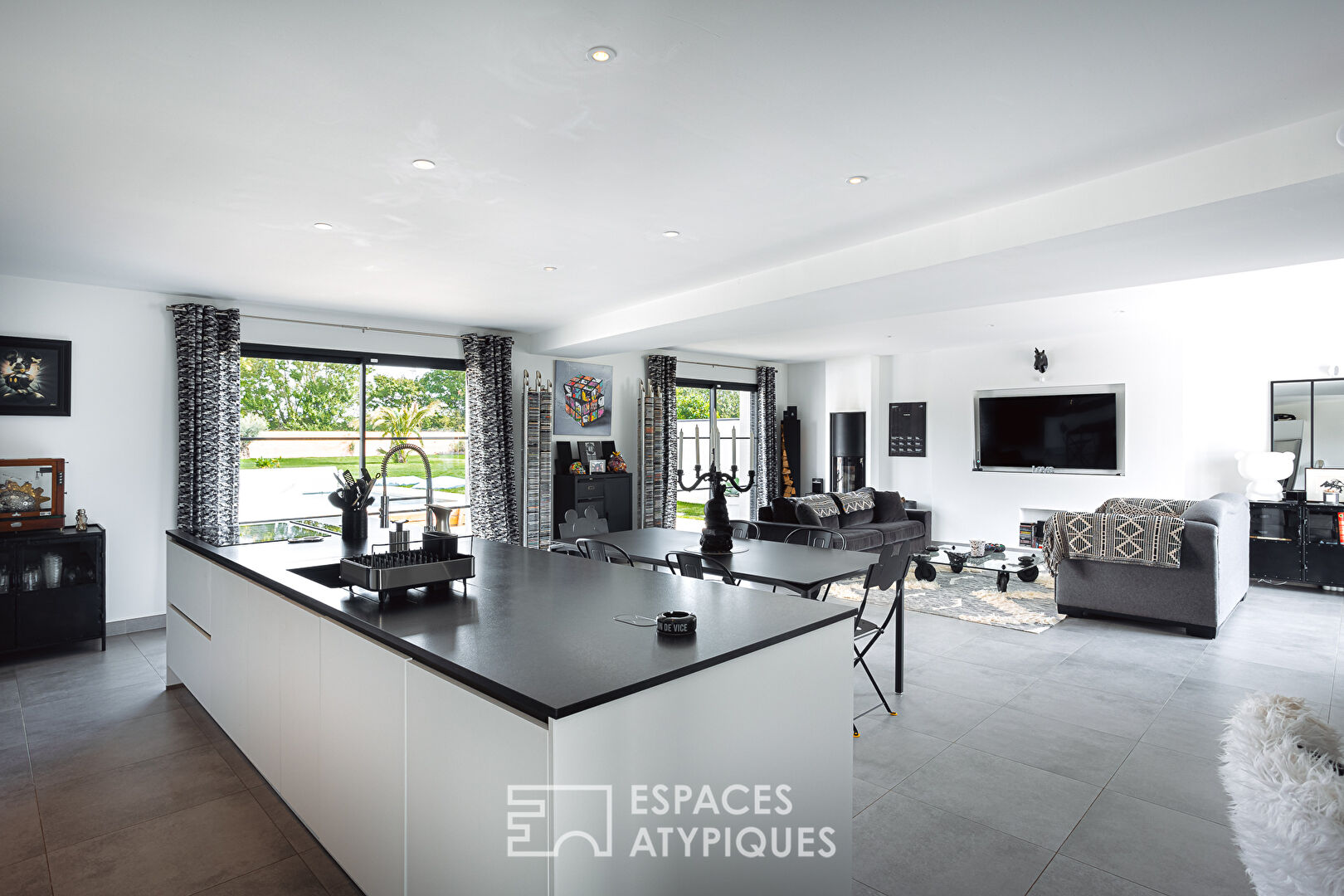 Contemporaine au parc paysagé