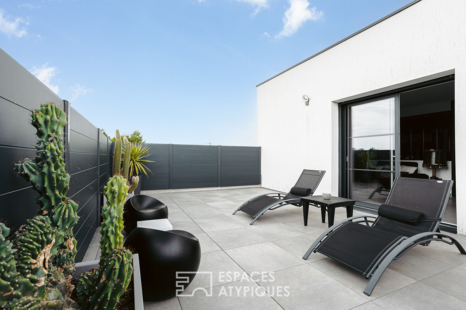 Contemporaine au parc paysagé