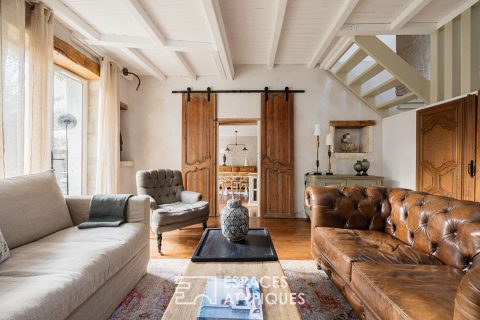 Demeure charentaise rénovée avec sa maison d&rsquo;invités et son jardin paysager