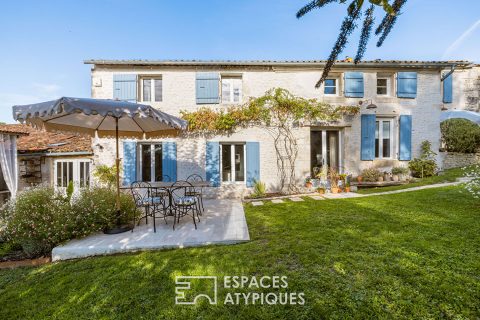 Demeure charentaise rénovée avec sa maison d&rsquo;invités et son jardin paysager