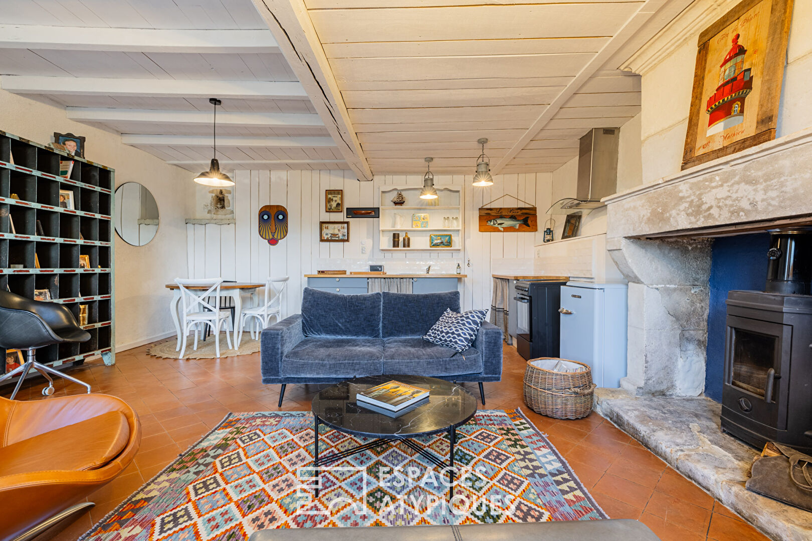 Demeure charentaise rénovée avec sa maison d&rsquo;invités et son jardin paysager