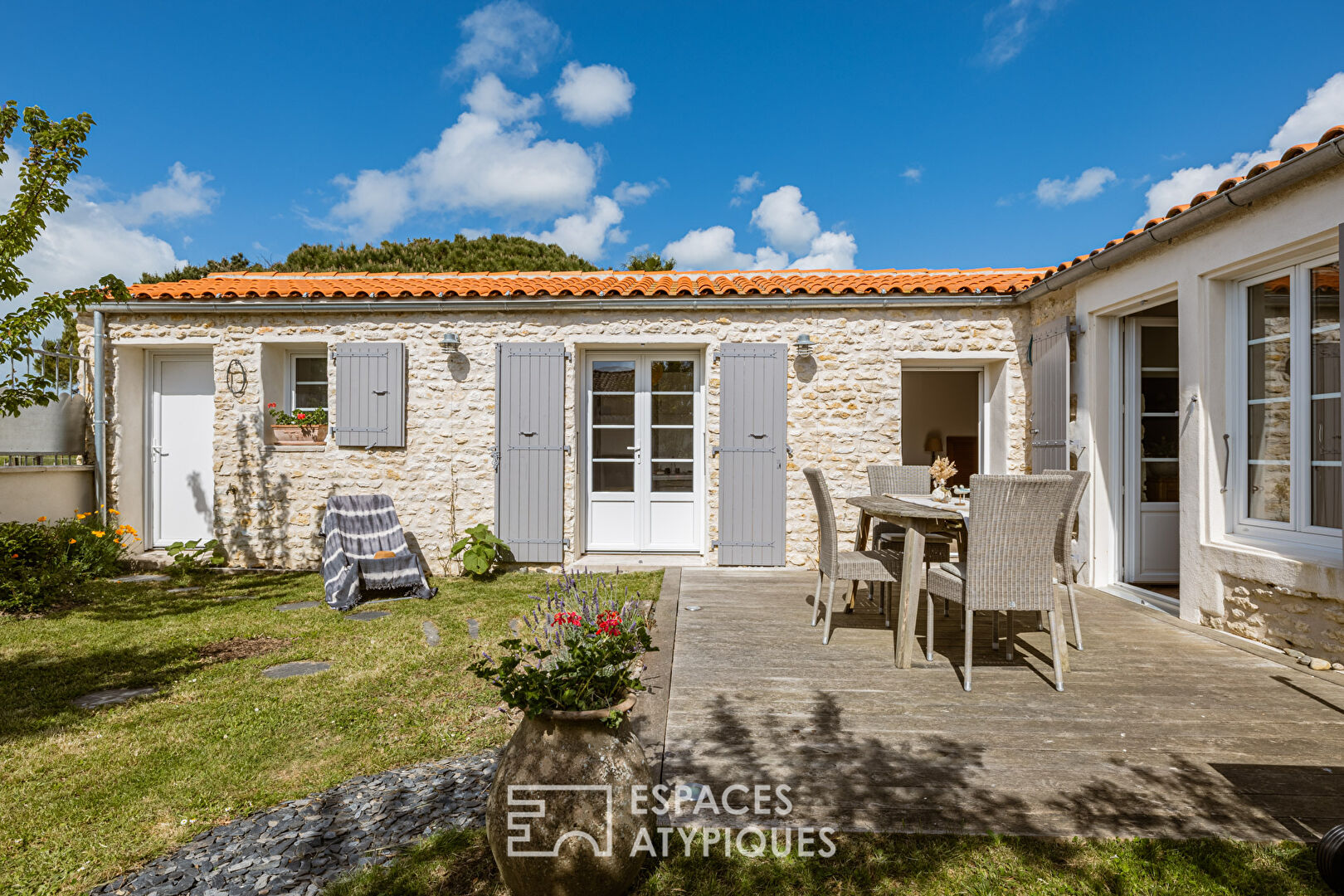 Ancien chai transformé en havre de douceur