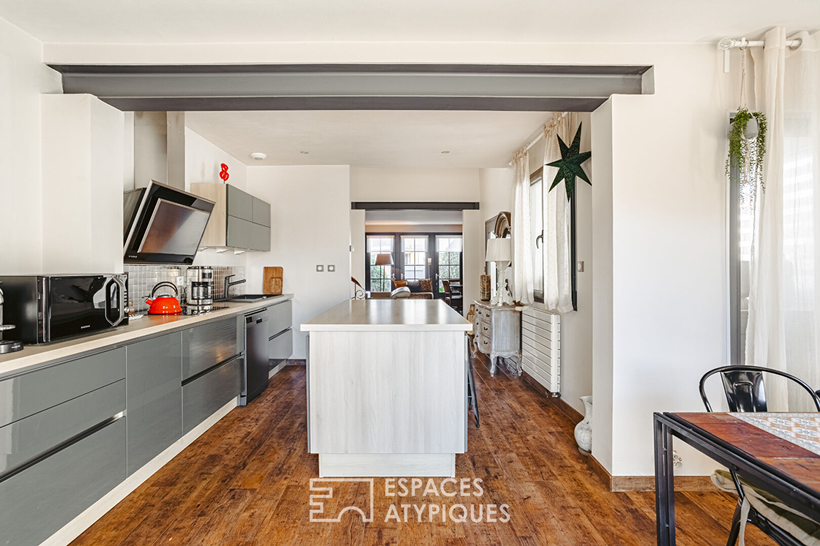 Maison familiale à Lagord dans un écrin de verdure avec piscine
