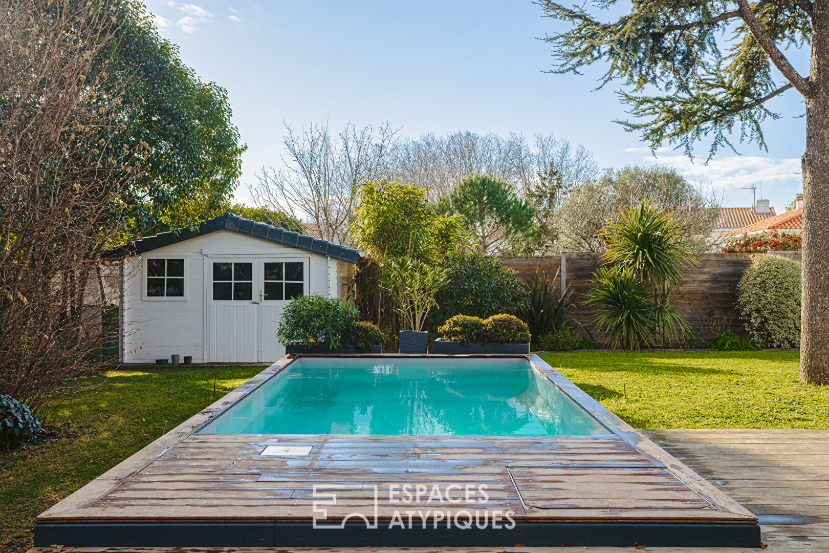 Maison familiale à Lagord dans un écrin de verdure avec piscine