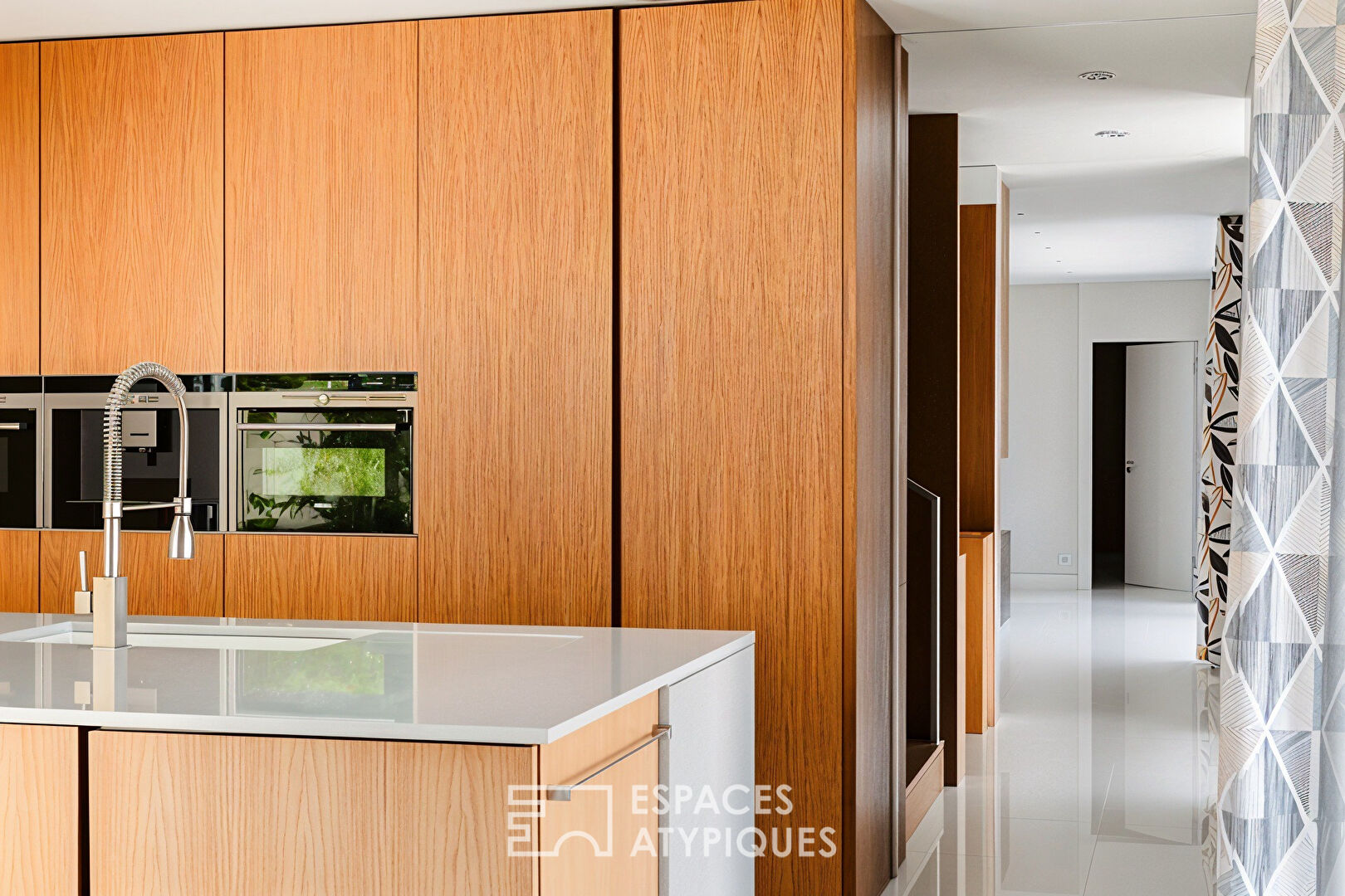 Maison contemporaine et horizon marin