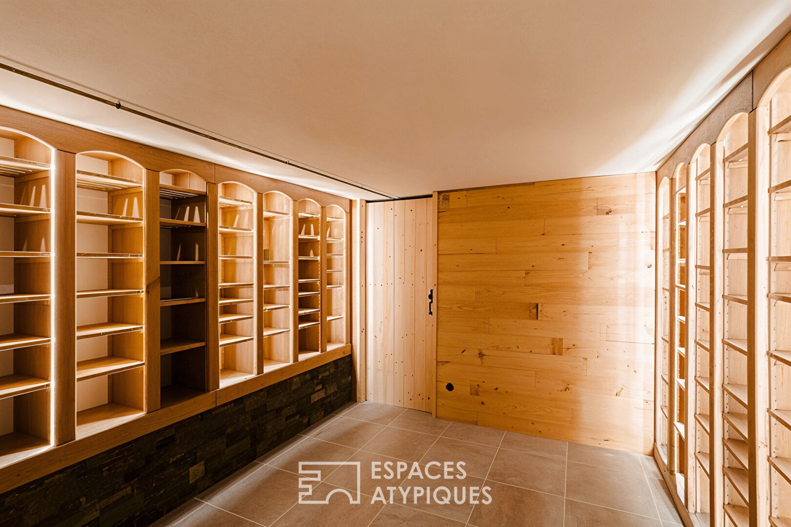 Maison contemporaine et horizon marin