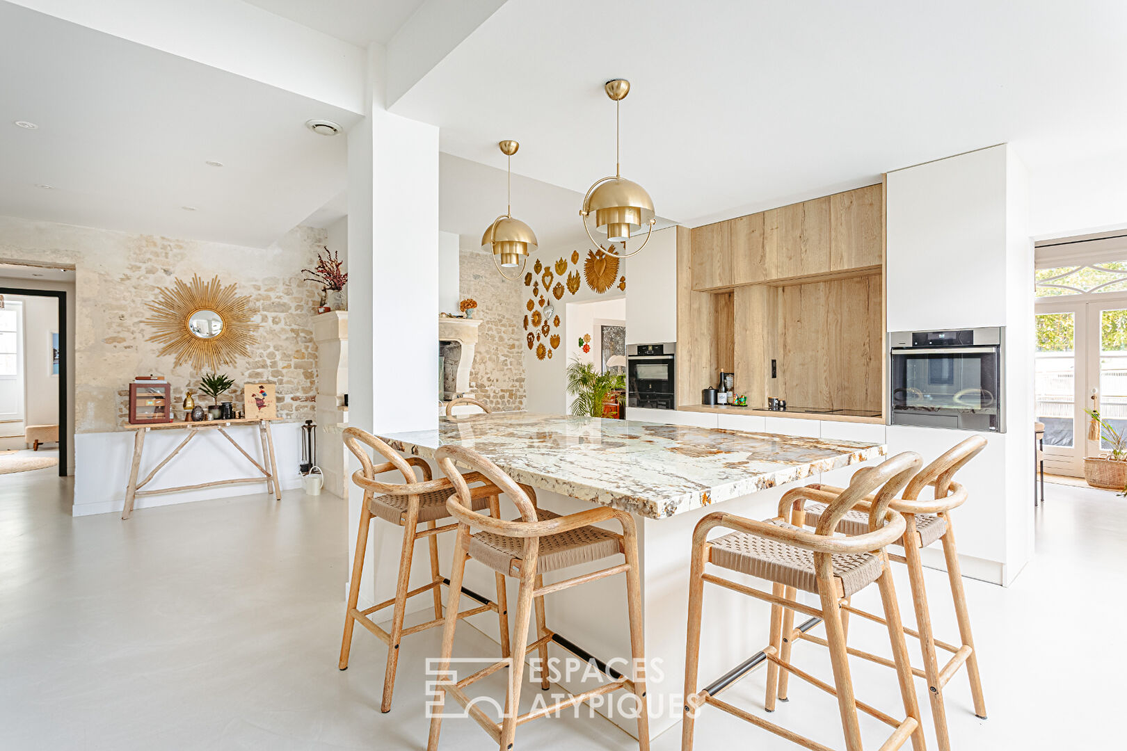 Demeure d&rsquo;exception avec jardin et garage