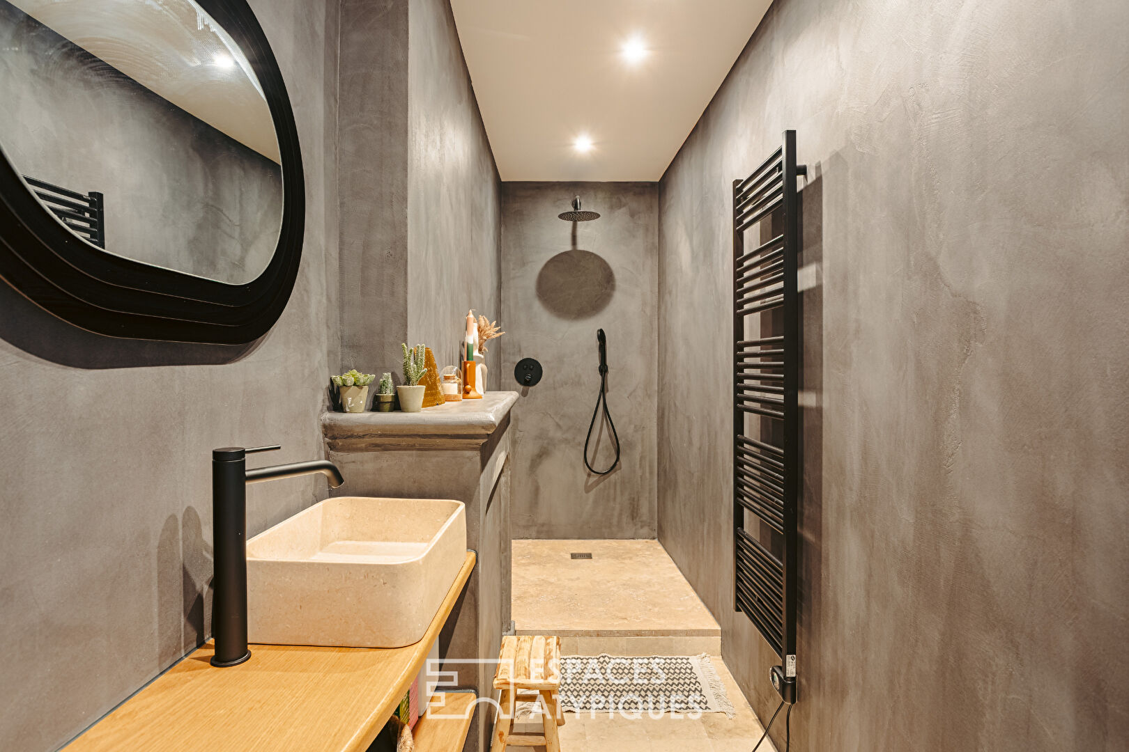 Demeure d&rsquo;exception avec jardin et garage