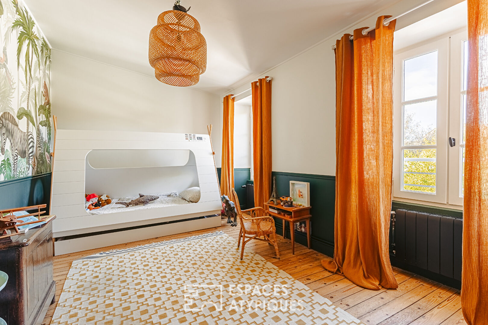 Demeure d&rsquo;exception avec jardin et garage