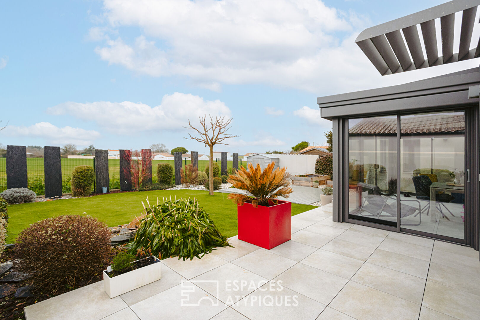 Contemporary elegance and a relaxed lifestyle