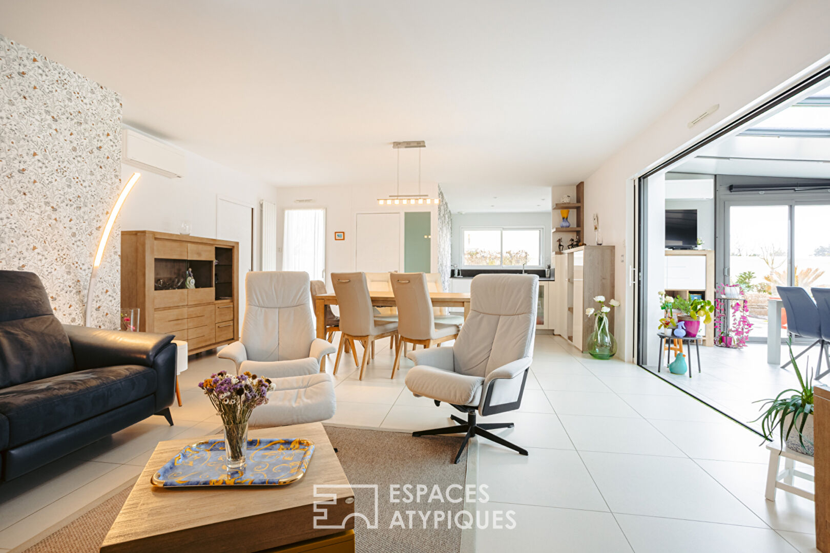 Contemporary elegance and a relaxed lifestyle