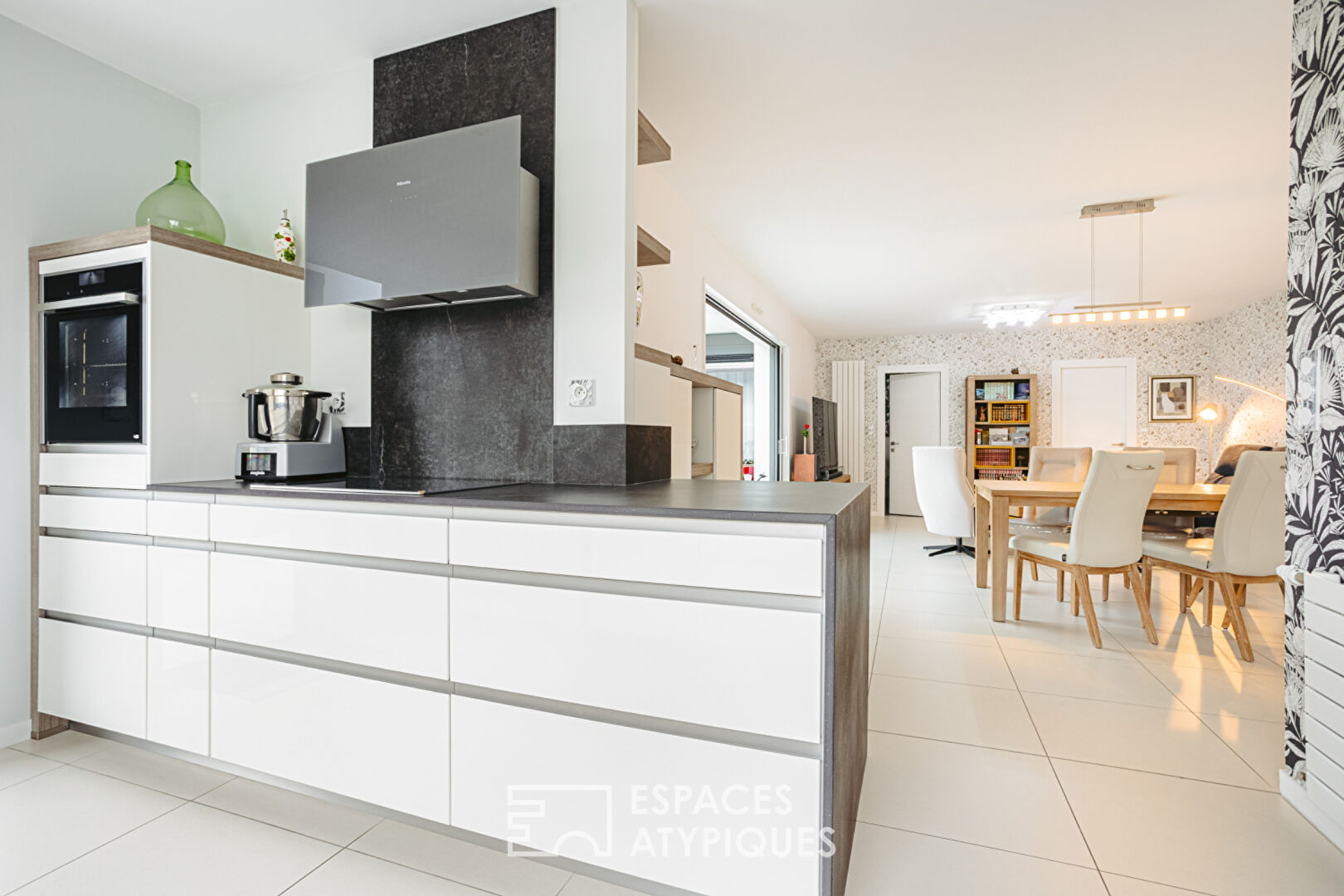 Contemporary elegance and a relaxed lifestyle