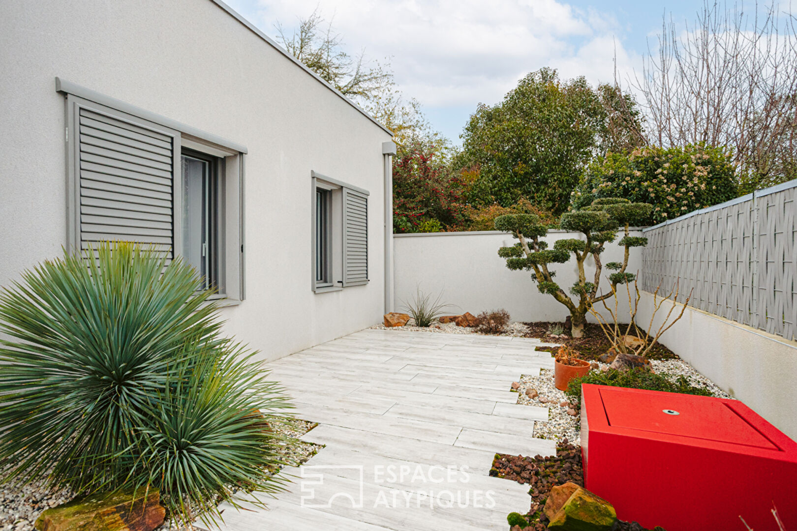 Contemporary elegance and a relaxed lifestyle