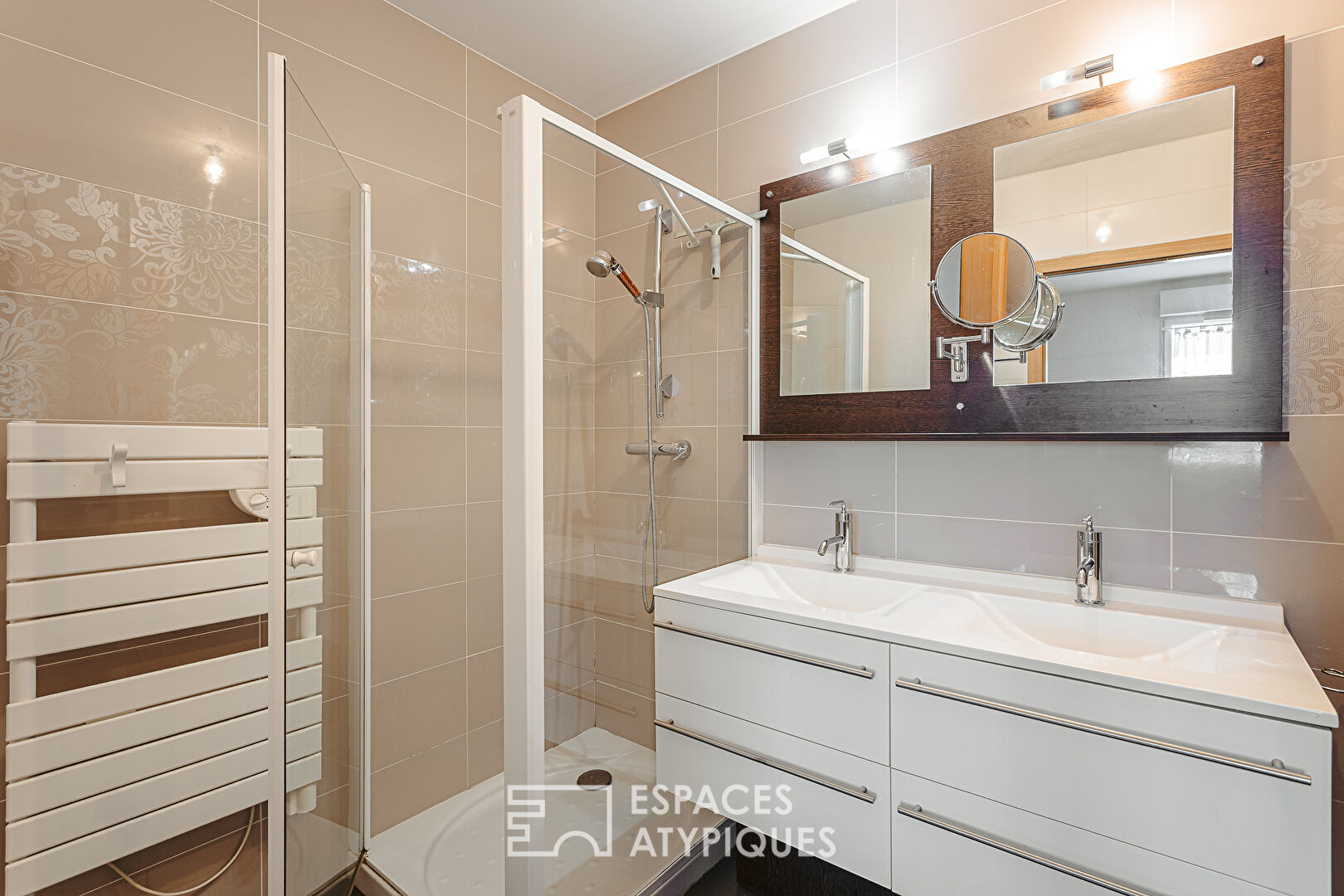 Penthouse lumineux à la vue panoramique et son garage XXL